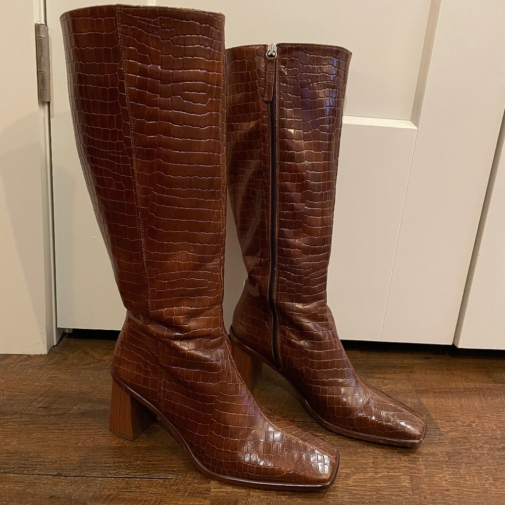 ALOHAS EAST ALLI BROWN size 41 tall CROC LEATHER KNEE-HIGH BOOTS with BLOCK HEEL